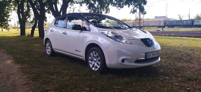 Хэтчбек Nissan Leaf 2013 в Харькове