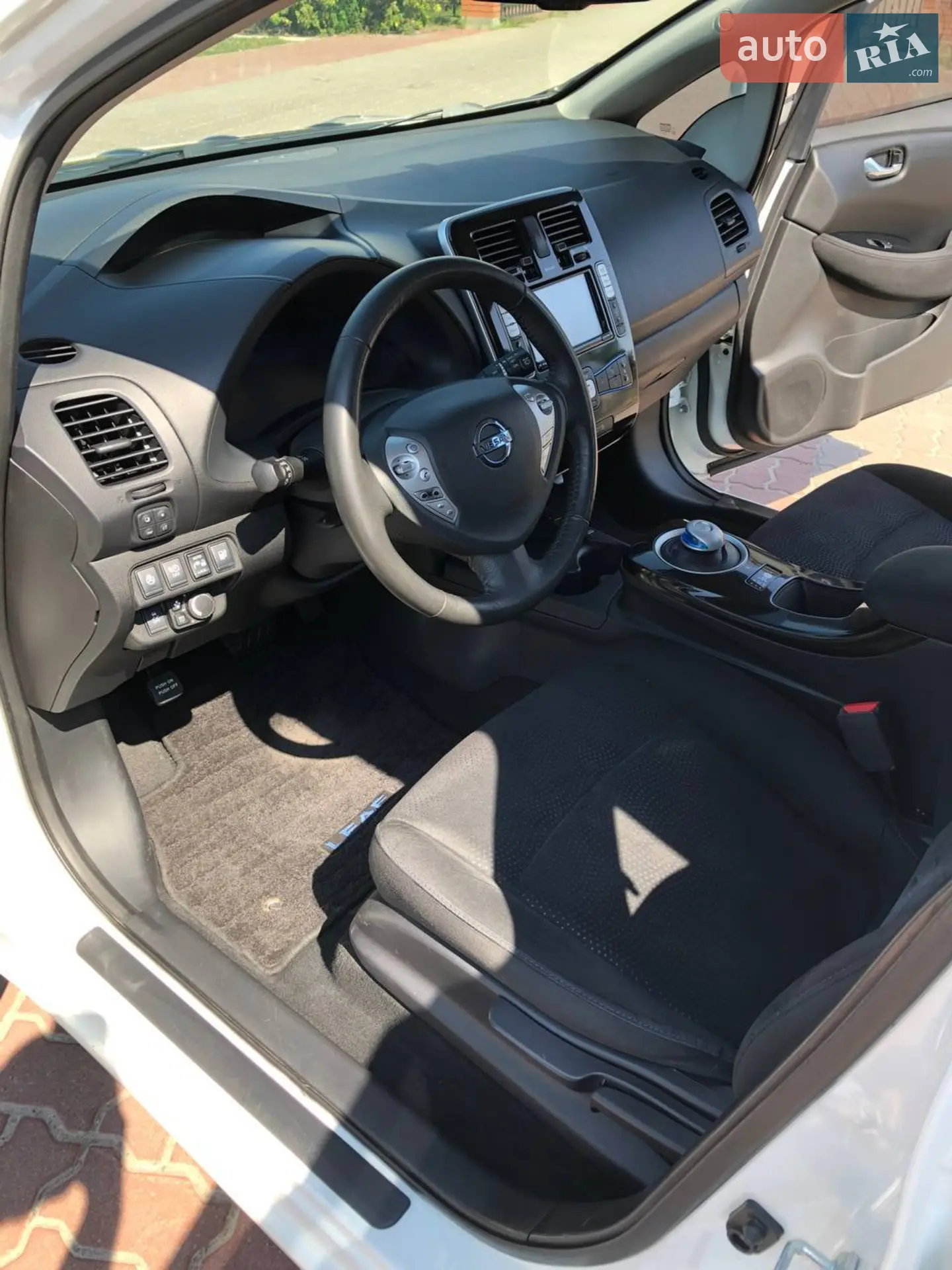 2015 Nissan Leaf - мініатюра 16