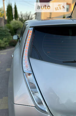 Хетчбек Nissan Leaf 2013 в Тернополі