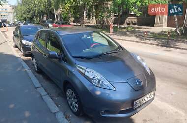 Хэтчбек Nissan Leaf 2014 в Киеве