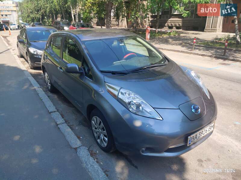 Хетчбек Nissan Leaf 2014 в Києві