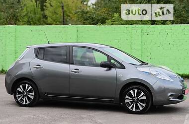 Хэтчбек Nissan Leaf 2017 в Дубно