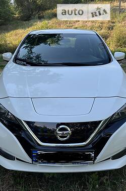 Хэтчбек Nissan Leaf 2018 в Кривом Роге