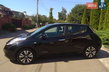Хетчбек Nissan Leaf 2015 в 