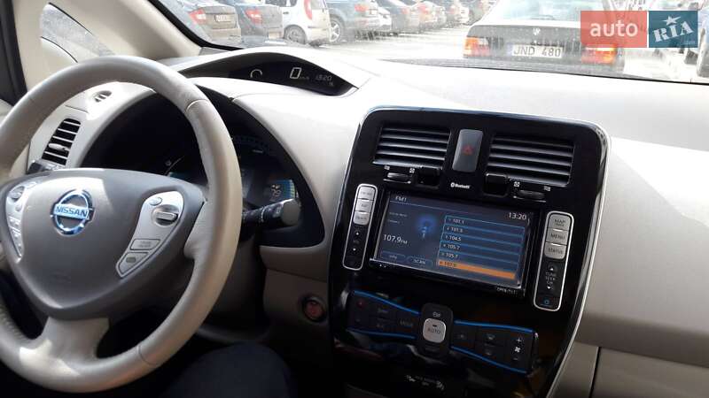 Хэтчбек Nissan Leaf 2014 в Днепре