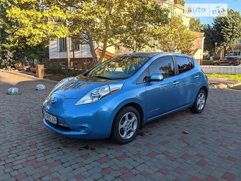 Хэтчбек Nissan Leaf 2013 в Одессе