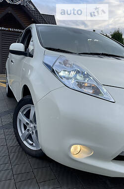 Хэтчбек Nissan Leaf 2012 в Стрые