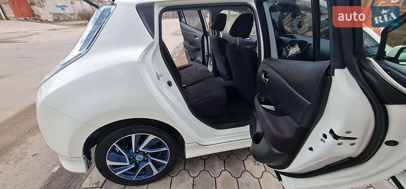 Хетчбек Nissan Leaf 2015 в Дніпрі фото 8 Хетчбек Nissan Leaf 2015 в Дніпрі