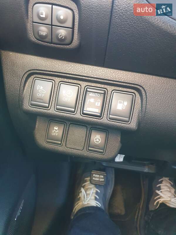 Хетчбек Nissan Leaf 2016 в Києві