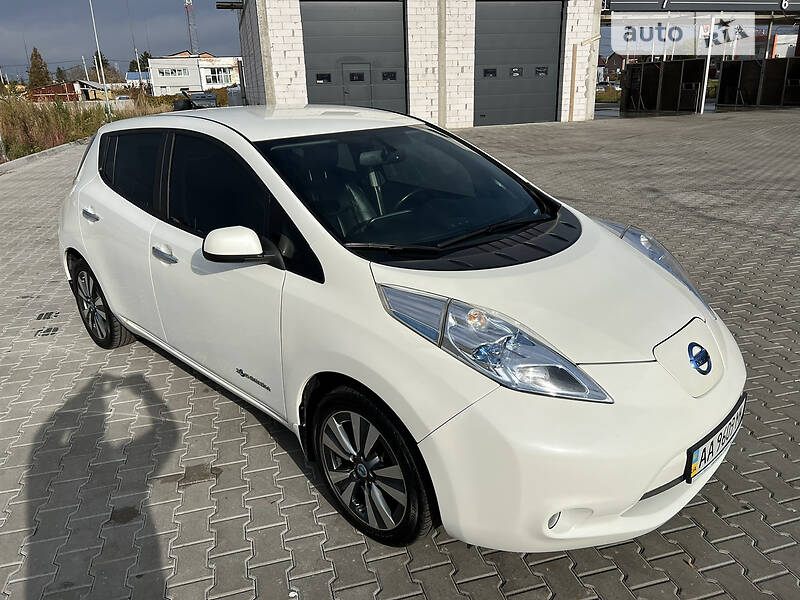 Хэтчбек Nissan Leaf 2013 в Боярке