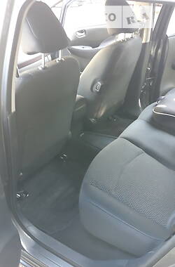 Хетчбек Nissan Leaf 2014 в 