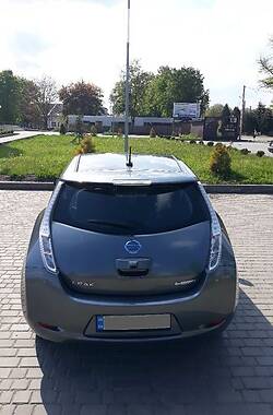 Хетчбек Nissan Leaf 2014 в 