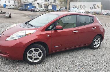 Хэтчбек Nissan Leaf 2011 в Киеве