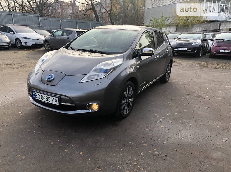 Хэтчбек Nissan Leaf 2013 в Тернополе