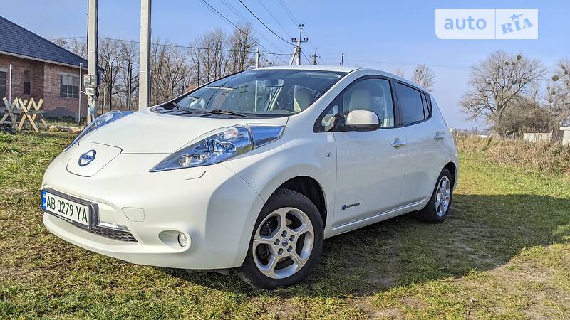 Хэтчбек Nissan Leaf 2012 в Виннице фото Хэтчбек Nissan Leaf 2012 в Виннице