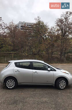 Хэтчбек Nissan Leaf 2013 в Измаиле