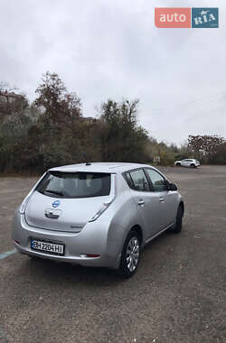 Хэтчбек Nissan Leaf 2013 в Измаиле