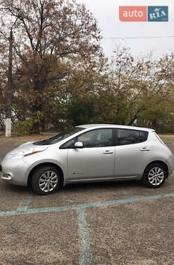 Хэтчбек Nissan Leaf 2013 в Измаиле