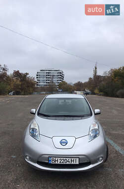 Хэтчбек Nissan Leaf 2013 в Измаиле