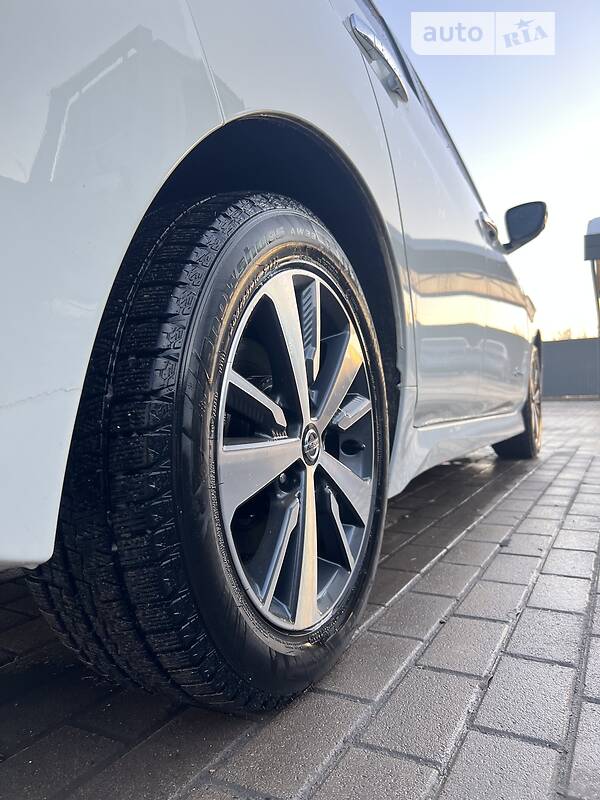 Хэтчбек Nissan Leaf 2018 в Тернополе