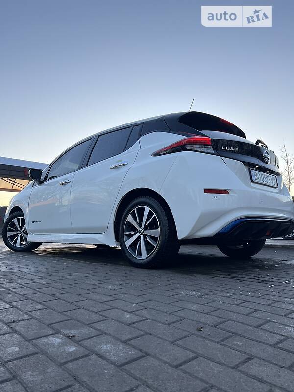 Хэтчбек Nissan Leaf 2018 в Тернополе