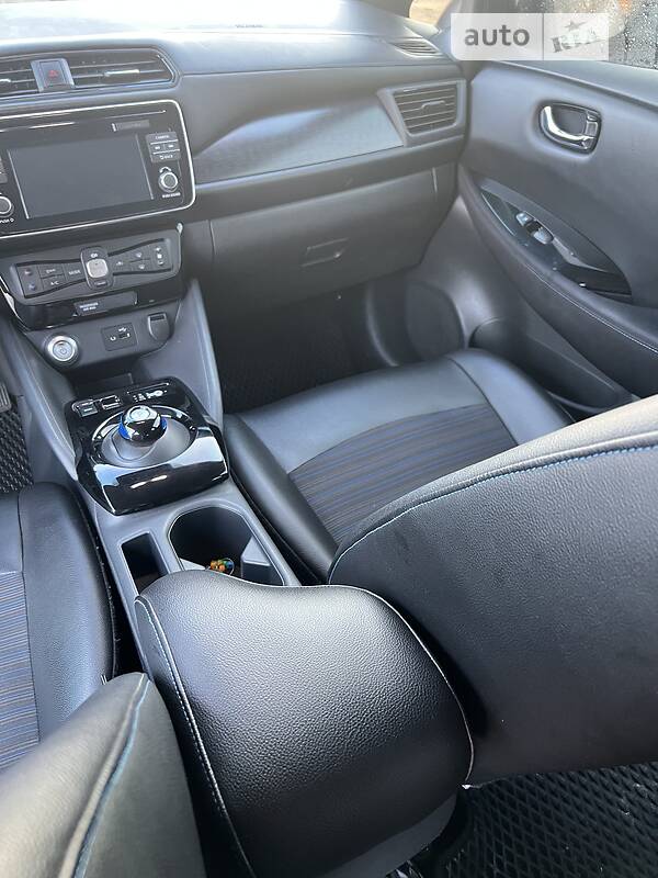 Хэтчбек Nissan Leaf 2018 в Тернополе