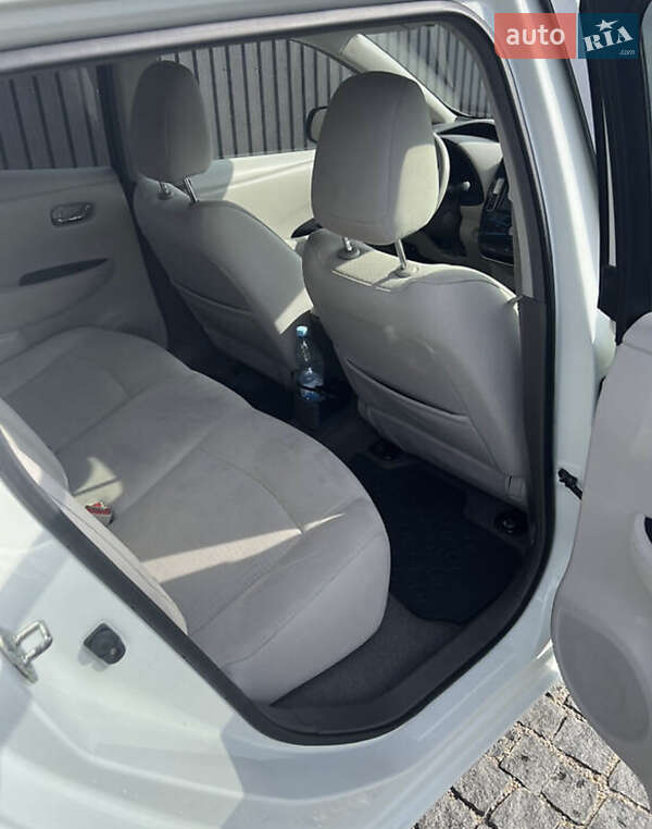 Хетчбек Nissan Leaf 2012 в Києві фото 8 Хетчбек Nissan Leaf 2012 в Києві