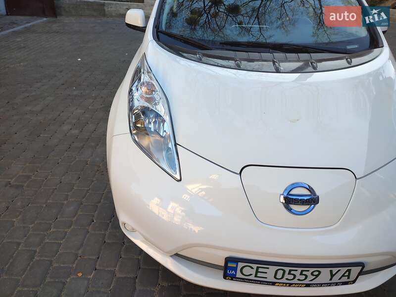 Хетчбек Nissan Leaf 2015 в Чернівцях