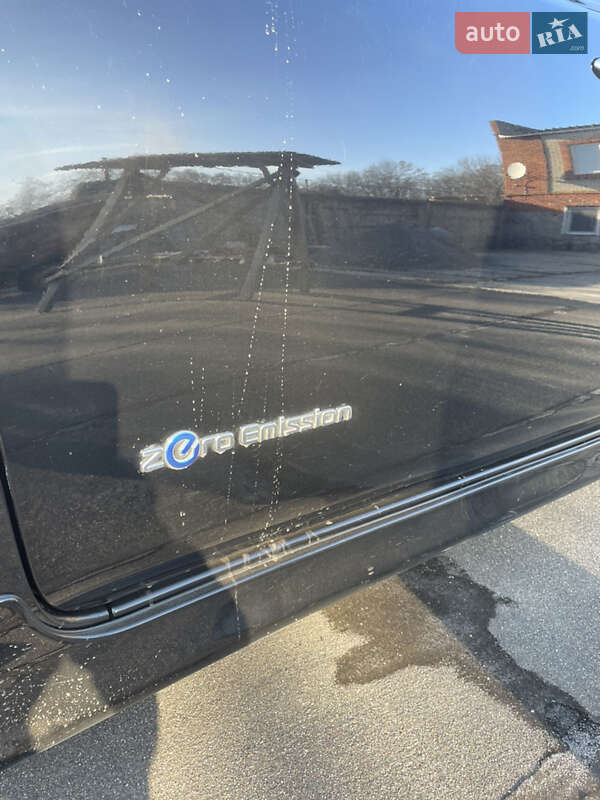 Хэтчбек Nissan Leaf 2015 в Богодухове