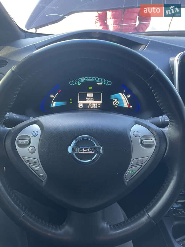 Хэтчбек Nissan Leaf 2015 в Богодухове