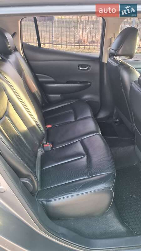 Хетчбек Nissan Leaf 2016 в Дніпрі фото 9 Хетчбек Nissan Leaf 2016 в Дніпрі