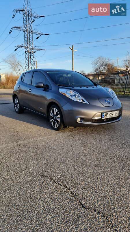 Хетчбек Nissan Leaf 2016 в Дніпрі фото 2 Хетчбек Nissan Leaf 2016 в Дніпрі