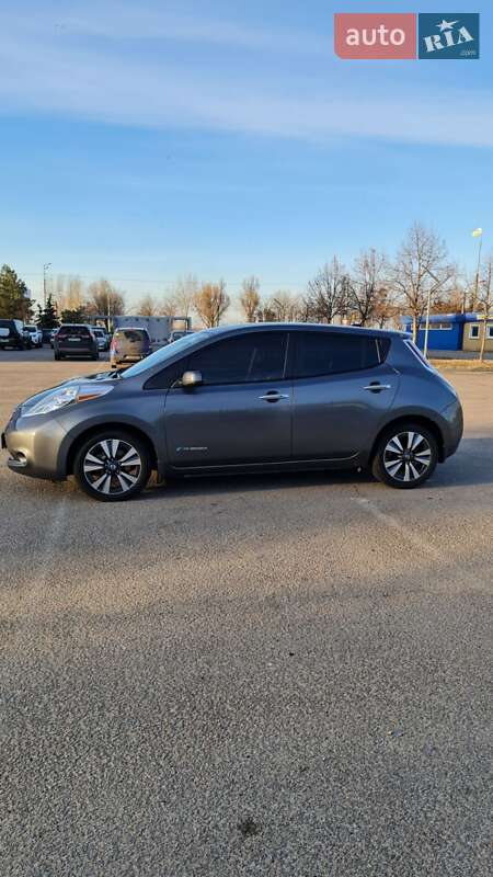 Хетчбек Nissan Leaf 2016 в Дніпрі фото 4 Хетчбек Nissan Leaf 2016 в Дніпрі