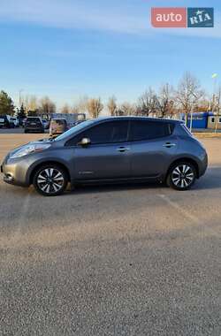 Хетчбек Nissan Leaf 2016 в 