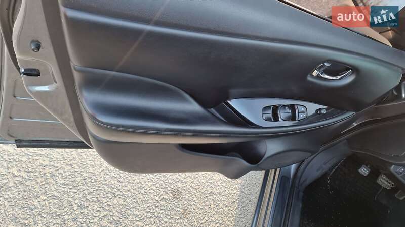 Хетчбек Nissan Leaf 2016 в Дніпрі фото 13 Хетчбек Nissan Leaf 2016 в Дніпрі