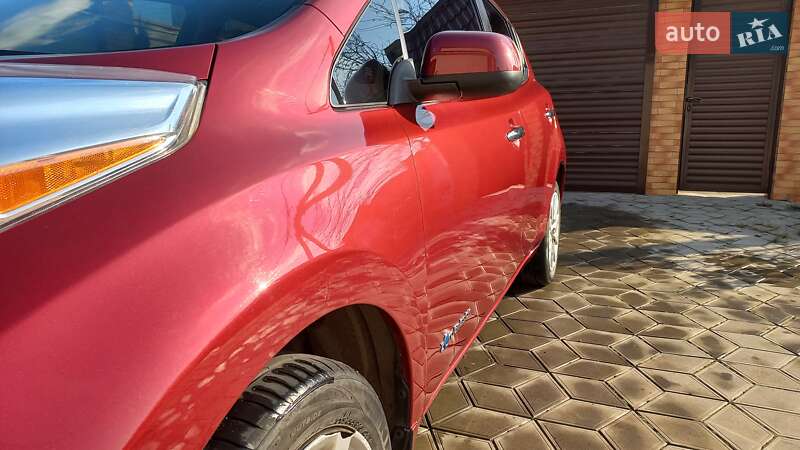 Хетчбек Nissan Leaf 2015 в Одесі