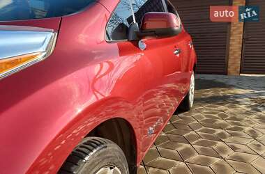 Хетчбек Nissan Leaf 2015 в 