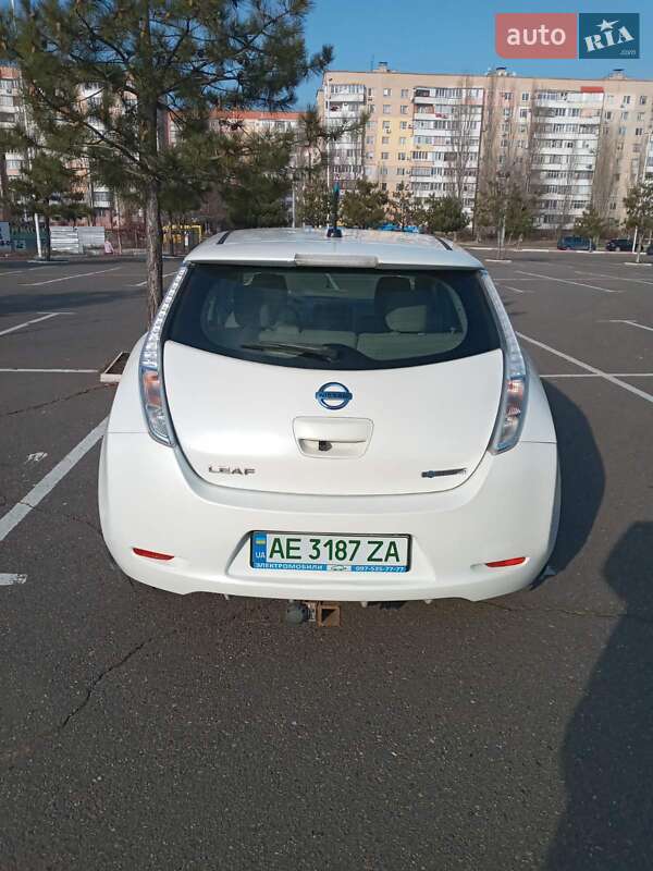 Хэтчбек Nissan Leaf 2013 в Николаеве