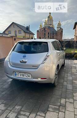 Хэтчбек Nissan Leaf 2016 в 