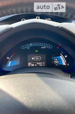 Хэтчбек Nissan Leaf 2016 в 