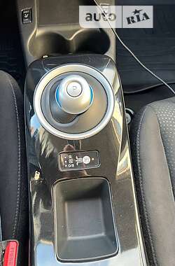 Хэтчбек Nissan Leaf 2016 в 