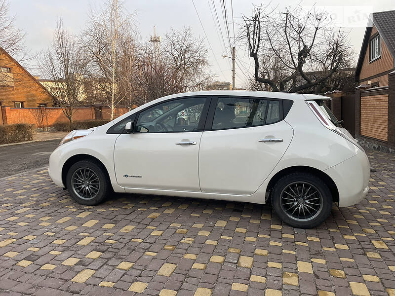 Хэтчбек Nissan Leaf 2016 в Харькове