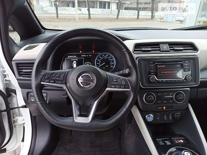 Хетчбек Nissan Leaf 2019 в Дніпрі
