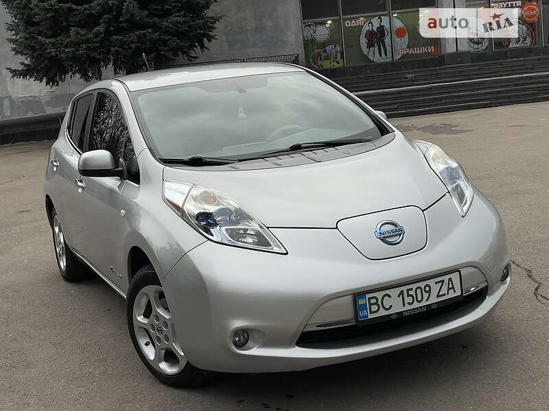 Хэтчбек Nissan Leaf 2011 в Ровно