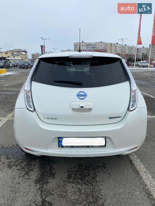 Хэтчбек Nissan Leaf 2016 в Черновцах