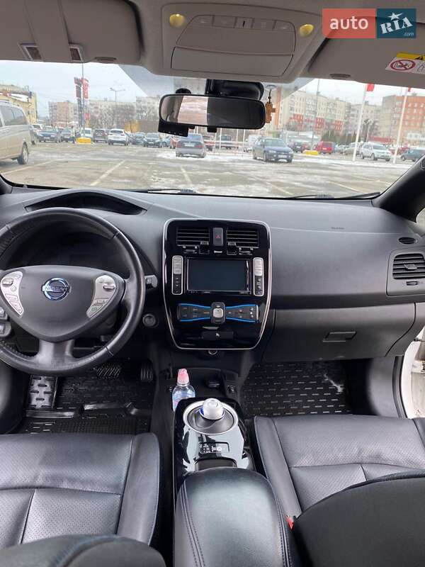 Хэтчбек Nissan Leaf 2016 в Черновцах