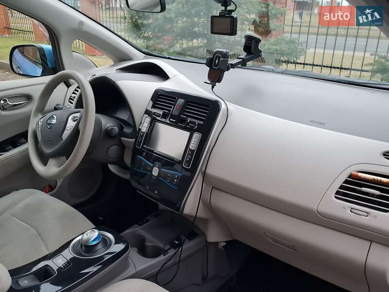 Хетчбек Nissan Leaf 2011 в Дніпрі фото 10 Хетчбек Nissan Leaf 2011 в Дніпрі