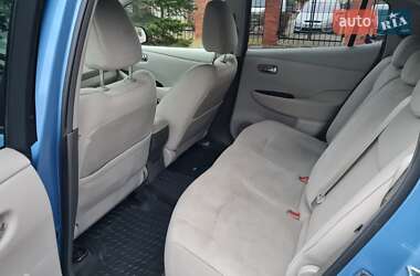 Хэтчбек Nissan Leaf 2011 в 
