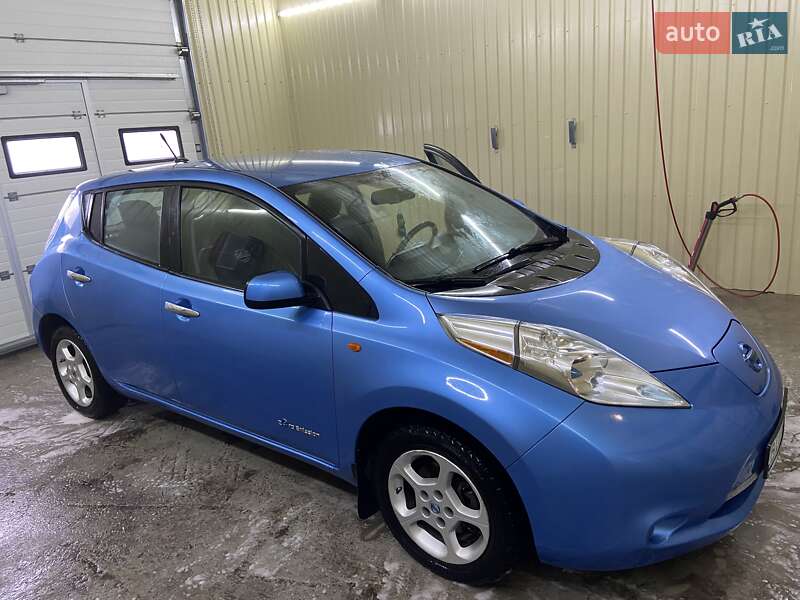 Хэтчбек Nissan Leaf 2013 в Полтаве