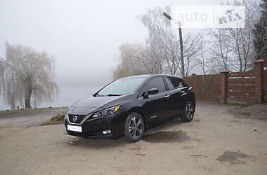 Хэтчбек Nissan Leaf 2018 в 